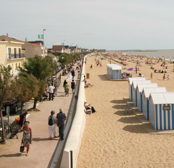 Maison De Charme A La Rochelle Croix-Chapeau 外观 照片